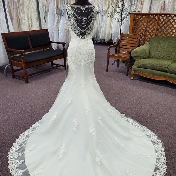 Symphony S3751 Ivory Size 8 Bridal Gown - Picture 5 of 8